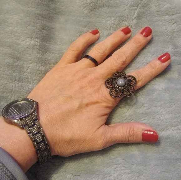 Unknown Jewelry - Gorgeous Adjustable Statement Cocktail Ring